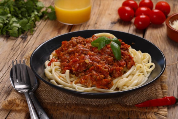 espaguetis a la boloñesa ingredientes